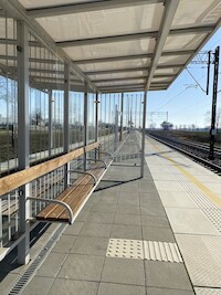 Przystanek w Pierzchnie z nowym peronem